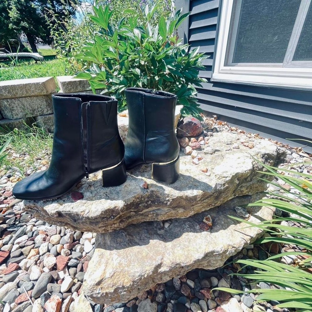 BCBGeneration Women's Black Boots Size US 10 • Brand new